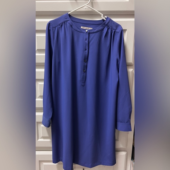 Ann Taylor LOFT Long Sleeved Tunic Dress in Periwinkle Medium - Picture 2 of 3